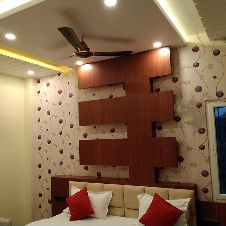 Hotel Delight Deluxe Pipra Dewas ภายนอก รูปภาพ