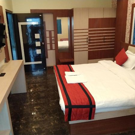 Hotel Delight Deluxe Pipra Dewas ภายนอก รูปภาพ