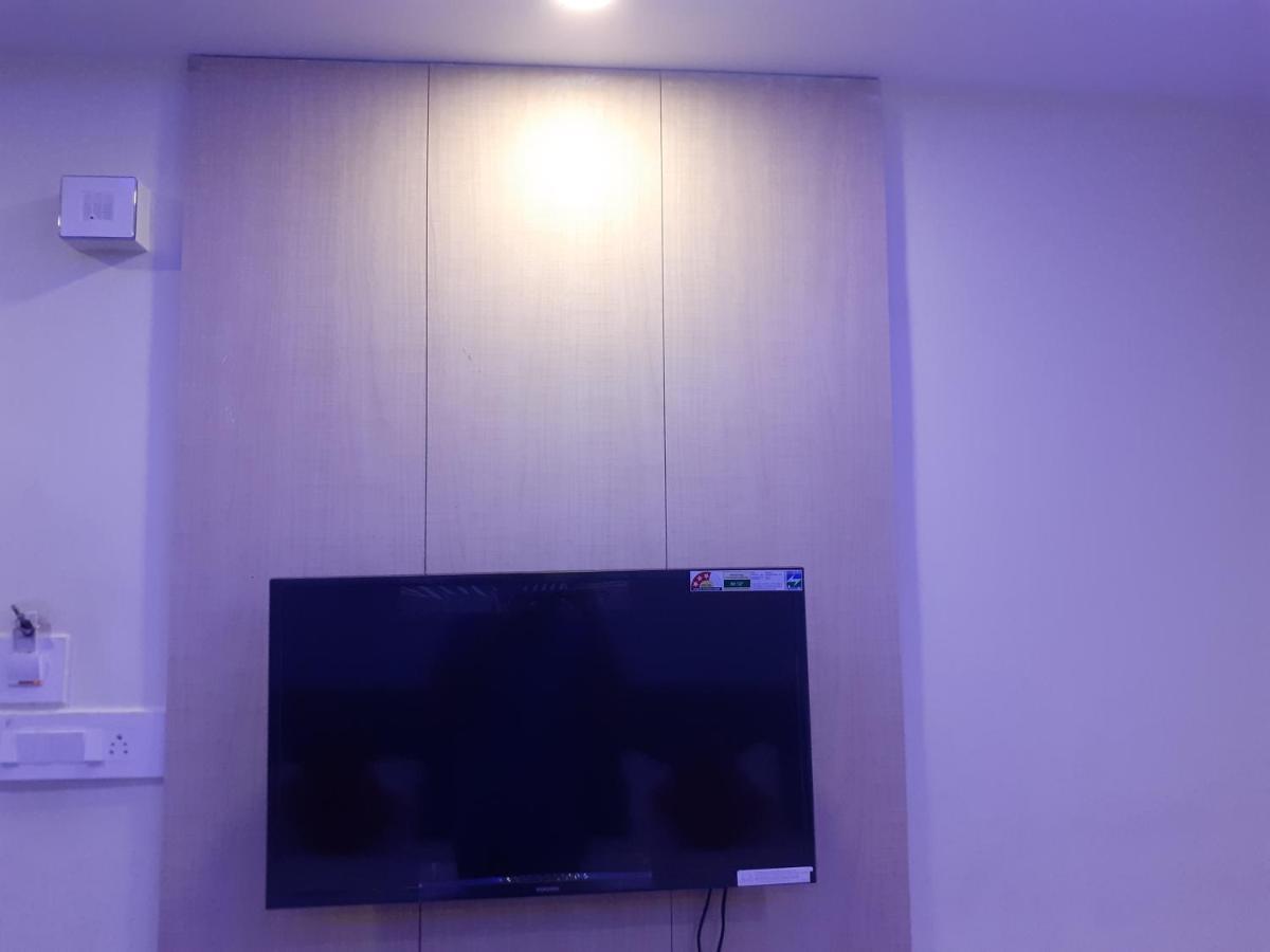 Hotel Delight Deluxe Pipra Dewas ภายนอก รูปภาพ
