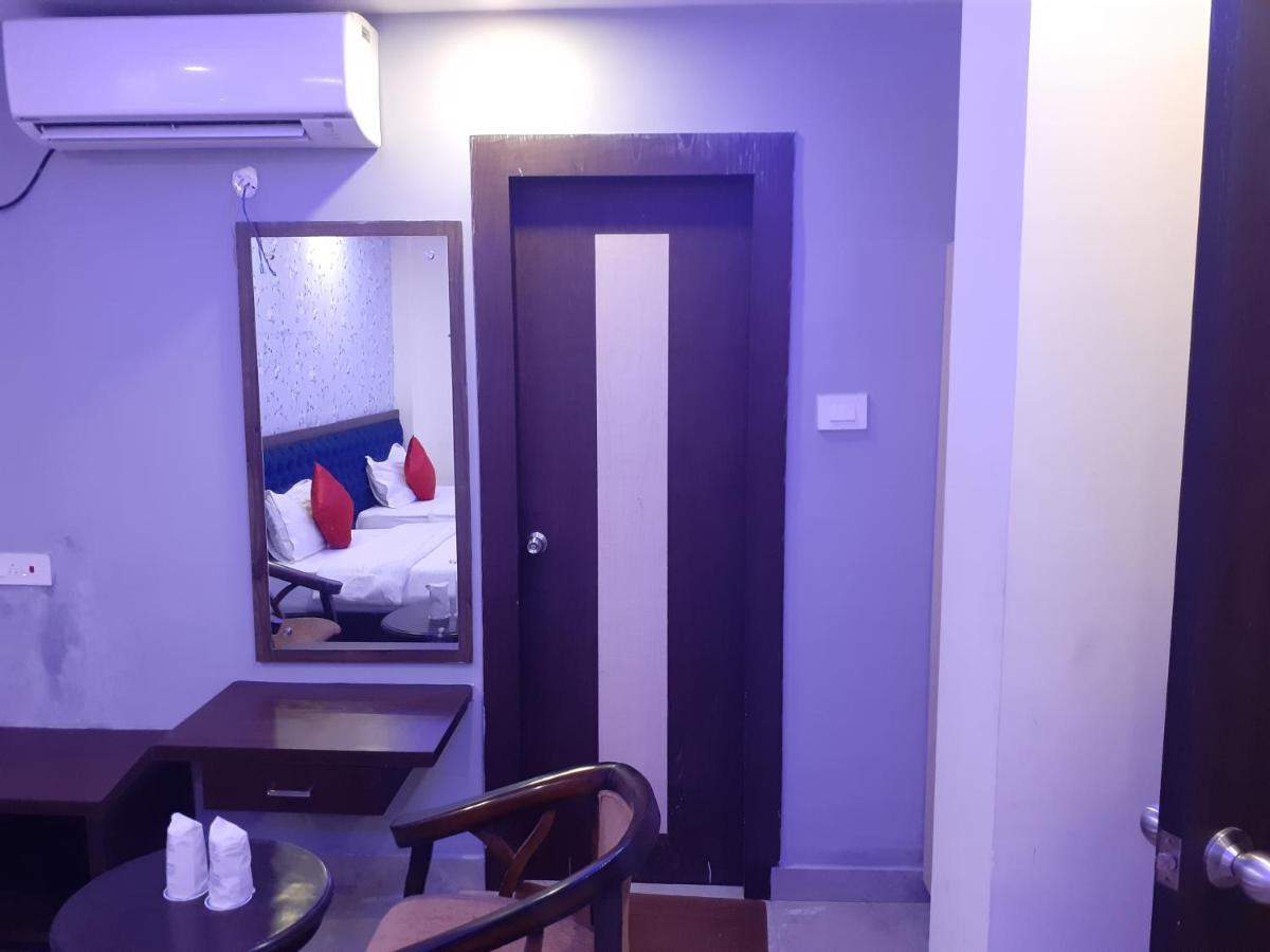 Hotel Delight Deluxe Pipra Dewas ภายนอก รูปภาพ