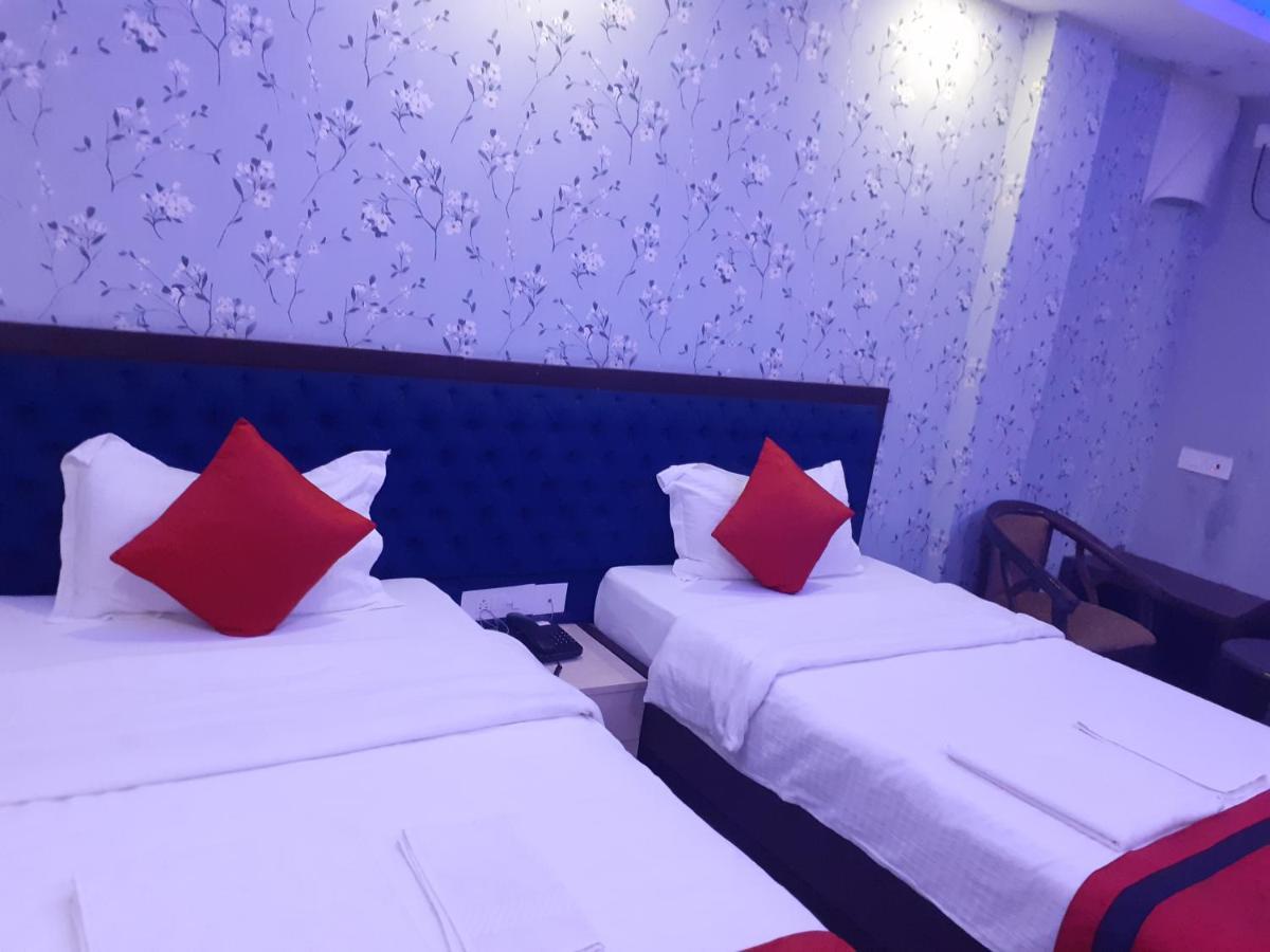 Hotel Delight Deluxe Pipra Dewas ภายนอก รูปภาพ