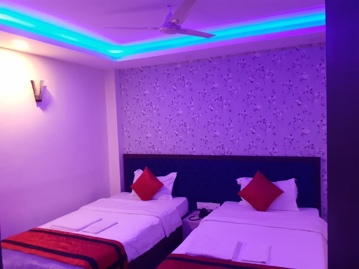 Hotel Delight Deluxe Pipra Dewas ภายนอก รูปภาพ