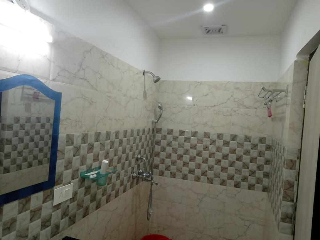 Hotel Delight Deluxe Pipra Dewas ภายนอก รูปภาพ