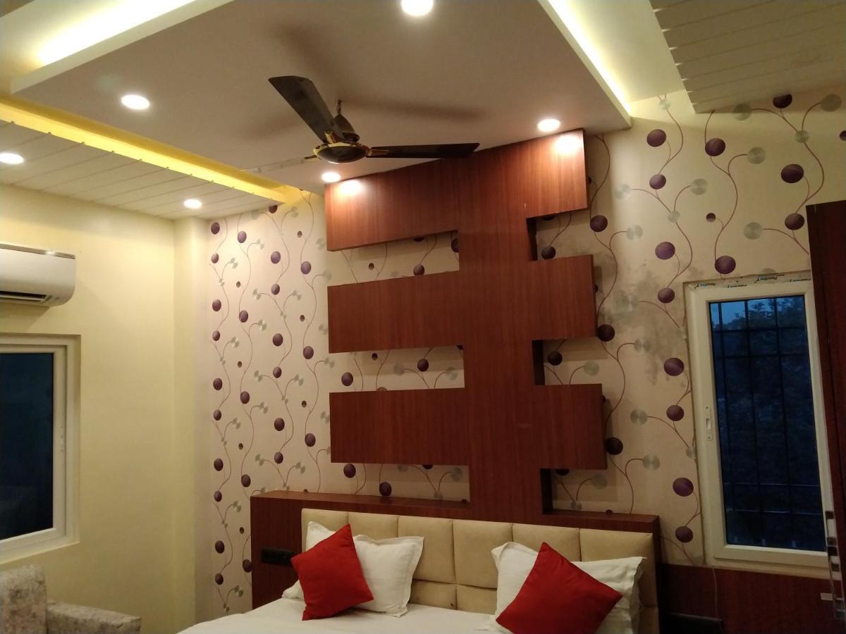 Hotel Delight Deluxe Pipra Dewas ภายนอก รูปภาพ