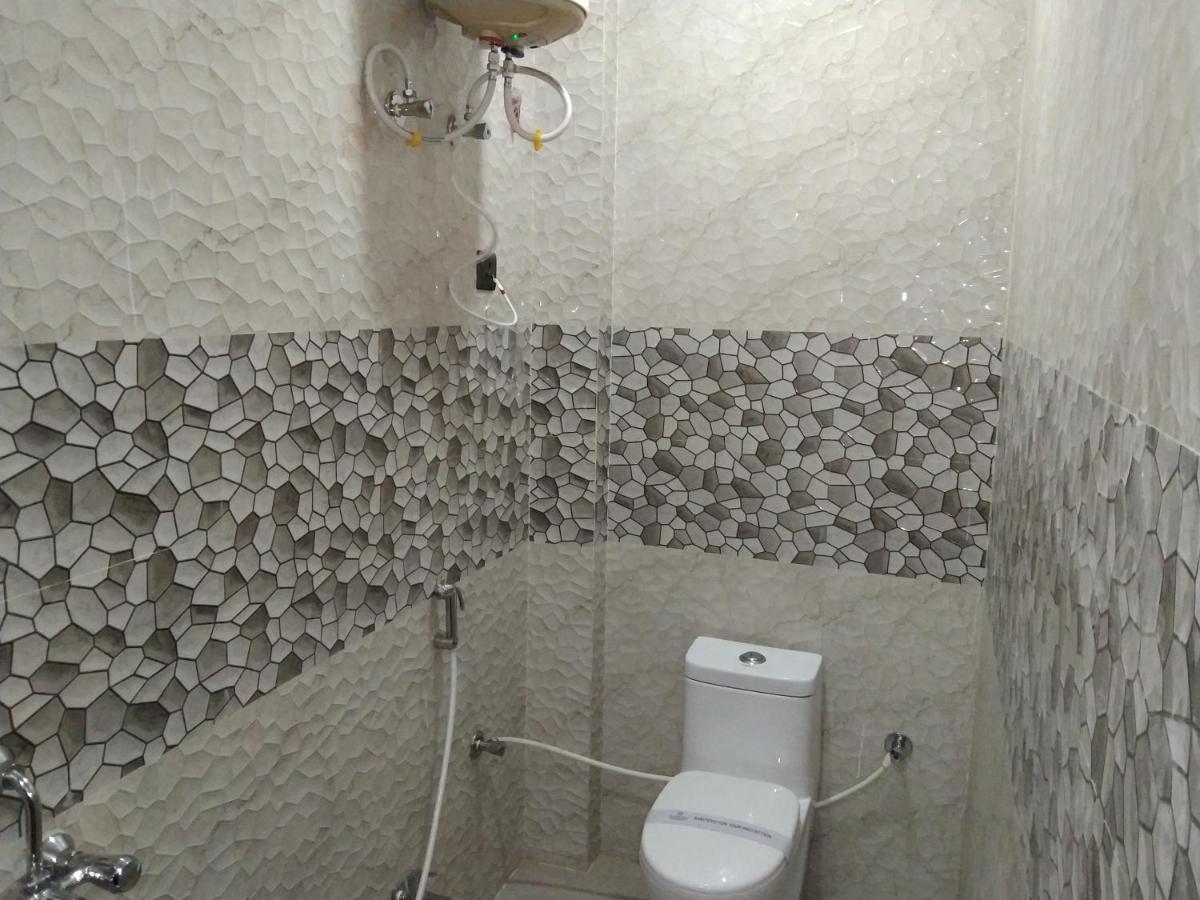 Hotel Delight Deluxe Pipra Dewas ภายนอก รูปภาพ