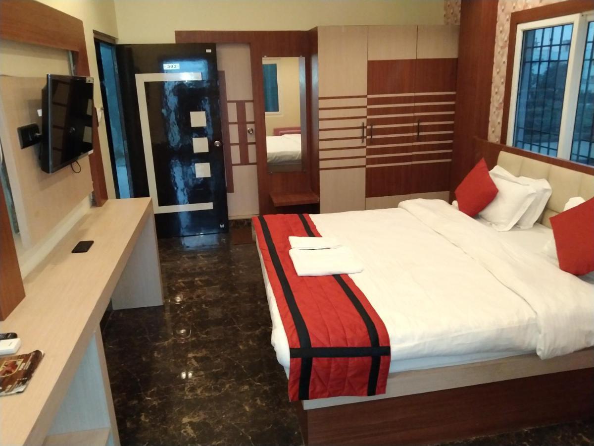 Hotel Delight Deluxe Pipra Dewas ภายนอก รูปภาพ